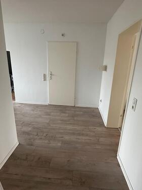 Foto - Familienfreundliche 3-Zimmer-Wohnung mit Balkon – 83 m²