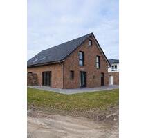 Doppelhaushälfte inklusive carport in Fredenbeck zu verkaufen