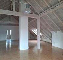 Frisch renovierte Dachgeschosswohnung in Sendling - München Sendling-Westpark