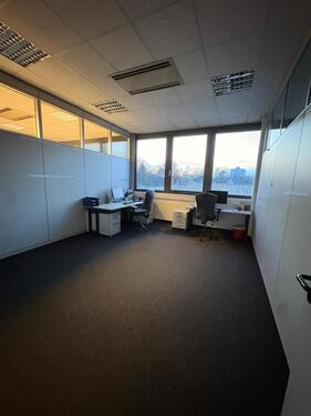 Foto - Mehrzweckfläche aktuell als Büro eingerichtet in Weingarten!