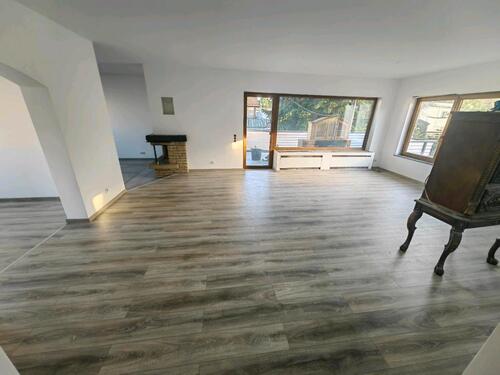 Foto - Offenes Wohnen mit Kamin - 1.350,00&nbsp;EUR Kaltmiete, ca.&nbsp; 109,00&nbsp;m&sup2;