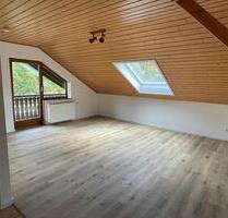 Dachgeschosswohnung mit Balkon und Einbauküche in Altenglan - Gries