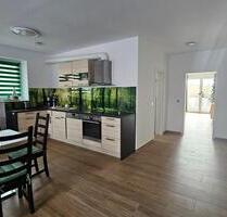 eine helle moderne möblierte 2-Zi. WG mit Balkon, 75qm - Paderborn