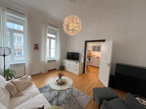 Foto - Wunderschöne sanierte 2-Zimmer-Wohnung mit EBK