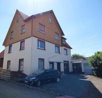 Wohnhaus mit Werkstattanbau - 3 Wohnungen auf 612 qm Grundstück - Bad Urach