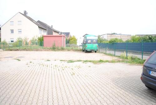 Foto - Parkplätze - 50,00 EUR Kaltmiete,