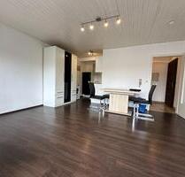 Helle 1 Zimmer Wohnung in Würzburg Versbach, 32m² mit Küche