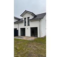 Exklusive KFW40 Doppelhaushälfte in bester Lage von Garßen - Celle Bostel