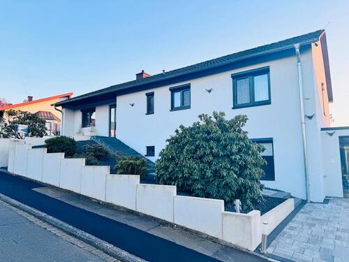 Foto - Luxuriös kernsaniertes Wohnhaus in Bad Soden-Salmünster mit zwei