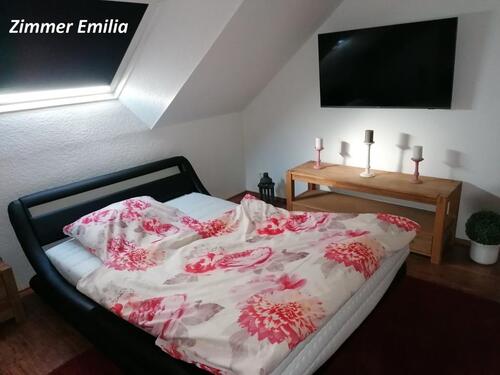 Foto - Möbliertes Zimmer in komfortabler Gemeinschaft-Wohnung mit Balkon