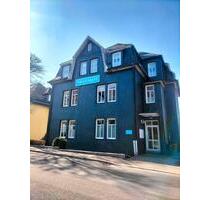 Wohnen mit Wohlfühlfaktor: 2-Raum-Wohnung mit Wintergarten & Einbauküche - Oberhof