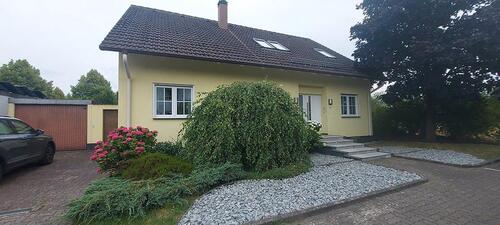 Foto - Geräumiges und modernisiertes 8-Zimmer-Einfamilienhaus mit +