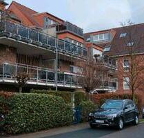 2,5-Zimmer-Dachgeschosswohnung mit Balkon & Garage in Krefeld-Fis