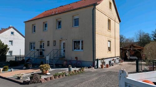 Foto - Solide Doppelhaushälfte mit großzügigem Grundstück,Garage Tambach