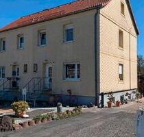 Solide Doppelhaushälfte mit großzügigem Grundstück,Garage Tambach - Tambach-Dietharz