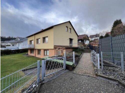 Foto - Zweifamilienhaus mit Einliegerwohnung in Loßburg