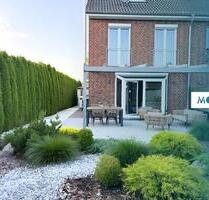 Modernes Endreihenhaus mit 5 Zimmern, hochwertiger Einbauküche, sonniger Terrasse und liebevoll angelegtem Garten - Trittau