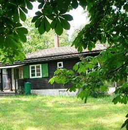 Foto - Charmantes kleines Haus auf großem Waldgrundstück