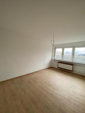 Foto - Erstbezug nach Kernsanierung - 3 - Zimmerwohnung Untergeschoss