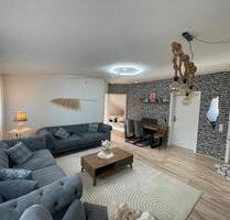 Moderne Großzügige 4 Zimmer Dachgeschosswohnung mit Stellplatz - Waiblingen Bittenfeld