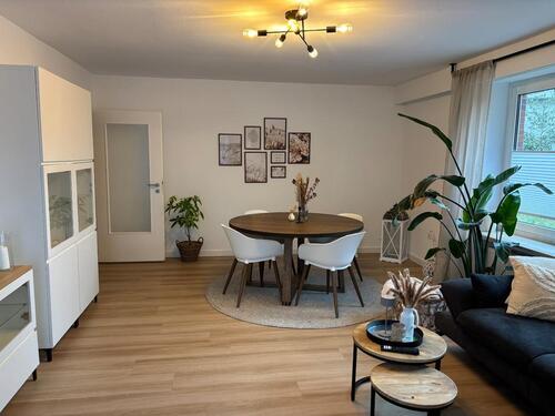 Foto - *Anfragestopp* Große helle 4 Zimmer Wohnung mit kleiner Terrasse