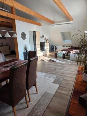 Foto - Helle 2 Zimmer DG Wohnung mit Klimaanlage