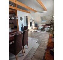 Helle 2 Zimmer DG Wohnung mit Klimaanlage - Seligenstadt