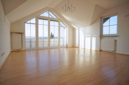 Foto - Helle 3-Zimmer-DG-Wohnung mit Südbalkon und Fernblick