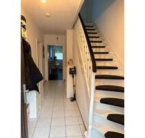 Moderne Maisonette-Wohnung mit großer Dachterasse und Stellplatz - Bönningstedt