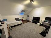 Foto - geräumiges WG-Zimmer mit Blick über Ossweil zu vermieten