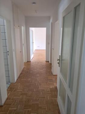 Foto - 90m2, helle, ruhige 4ZKB EG Wohnung, Diele, Terrasse, DA-West