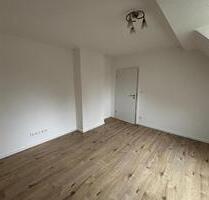 Erstbezug nach Renovierung! Helle 3-Zimmerwohnung m. gr. Wohnküche + Duschbad - Bottrop Boy