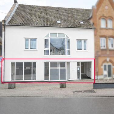 Foto - Bürofläche mit großem Schaufenster und PKW-Stellplatz in zentraler Lage - provisionsfrei!