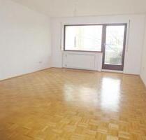 Sehr schöne, helle 2 Zi - mit Einbauküche, Balkon und Autoabstellplatz in Köln