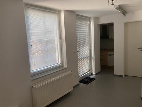 Foto - Helle Büroräume Souterrain zu vermieten