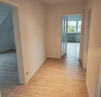 Helle 2 Zimmer DG Wohnung - 1.190,00&nbsp;EUR Kaltmiete, ca.&nbsp; 83,00&nbsp;m&sup2; in Stuttgart (PLZ: 70597) Degerloch