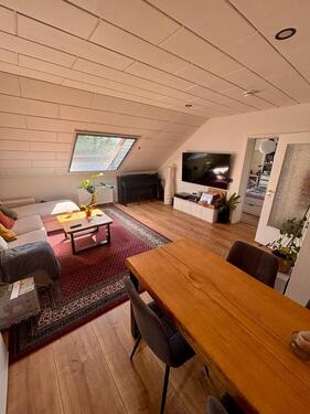 Foto - helle 2-Zimmer DG Wohnung mit Balkon, EBK und Stellplatz