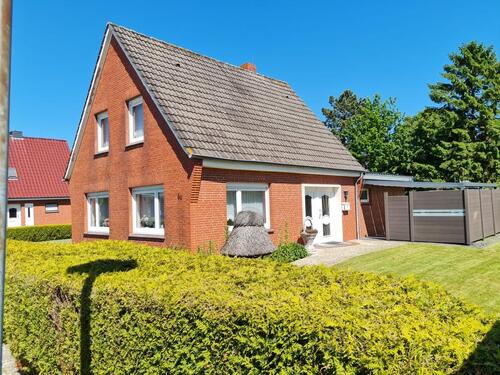 Foto - Freistehendes Einfamilienhaus mit Garage auf Eigentumsgrundstück