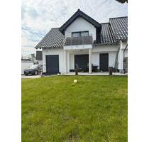 Moderne 3,5 Zimmerwohnung mit Garten in Vettelschoß