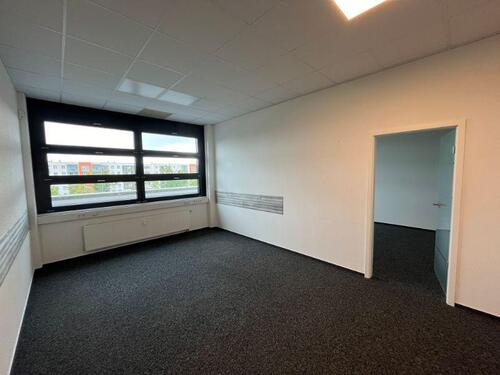 Foto - 'Büro mit Aussicht auf Erfolg – Dreesch Arkaden, Friedrich Engels Straße 2c'