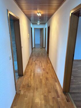 Foto - Helle 4-Zimmer-Wohnung mit Carport in gepflegtem Mehrfamilienhaus