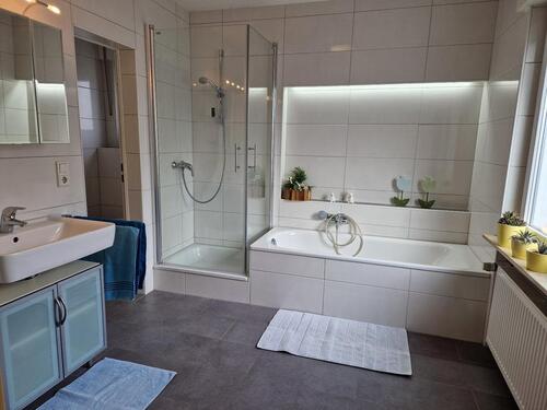 Foto - 6 Zimmer Einfamilienhaus zur Miete in Mülheim-Kärlich