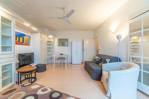 Foto - Top-Floor Studio with Balcony & River View