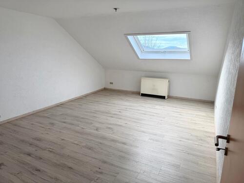 Foto - 3 Zimmer Dachgeschoßwohnung zur Miete in Gammelshausen