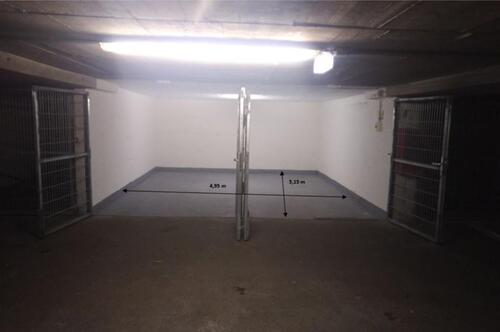 Foto - Große Doppelgarage in 51103 Köln - inkl. Strom und Videoüberwach