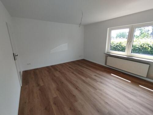 Foto - geräumige 3-Zimmer-Wohnung in Groß Grönau (nahe Lübeck)