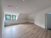 Foto - Großzügige 4 Zimmer Dachgeschosswohnung mit Gartennutzung