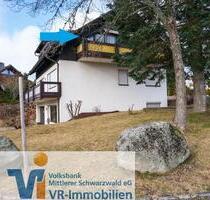 Wohnen in ruhiger Höhenlage – Gepflegte 2-Zimmer-Dachgeschosswohnung in Schönwald! - Schönwald im Schwarzwald