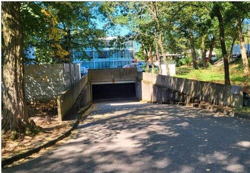 Foto - Vermietung Tiefgaragenstellplatz Leverkusen Wiesdorf Weiherstr.