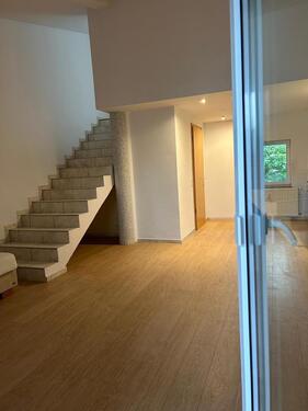 Foto - Geschäftsraum, Showroom, Büro, im EG, Eigene Eingang mit Terasse